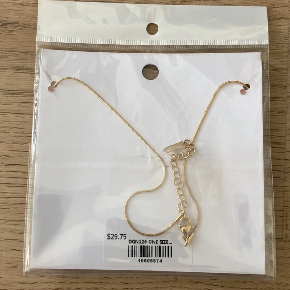 Bohme “R” Initial necklace gold and pearl NWT - Picture 2 of 2